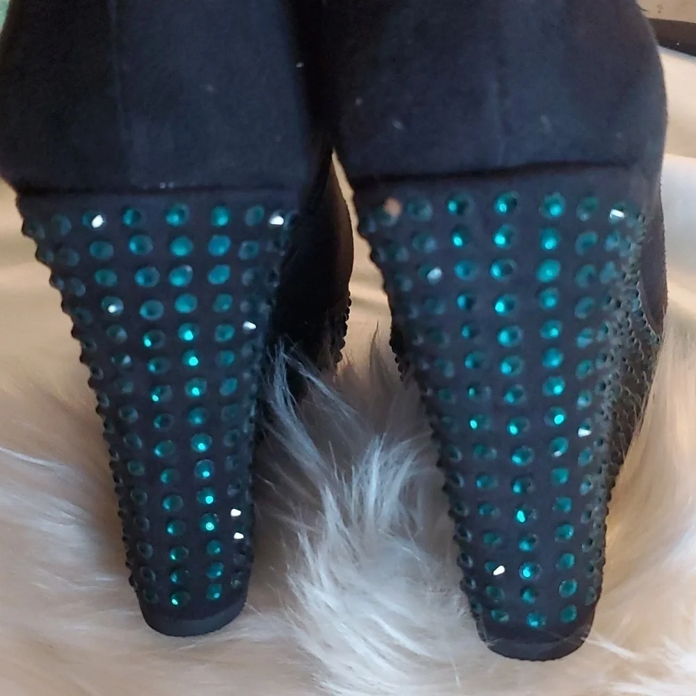NEW Women’s Black Synthetic Suede Celtics Ankle Boots,Green Rhinestone Wedge